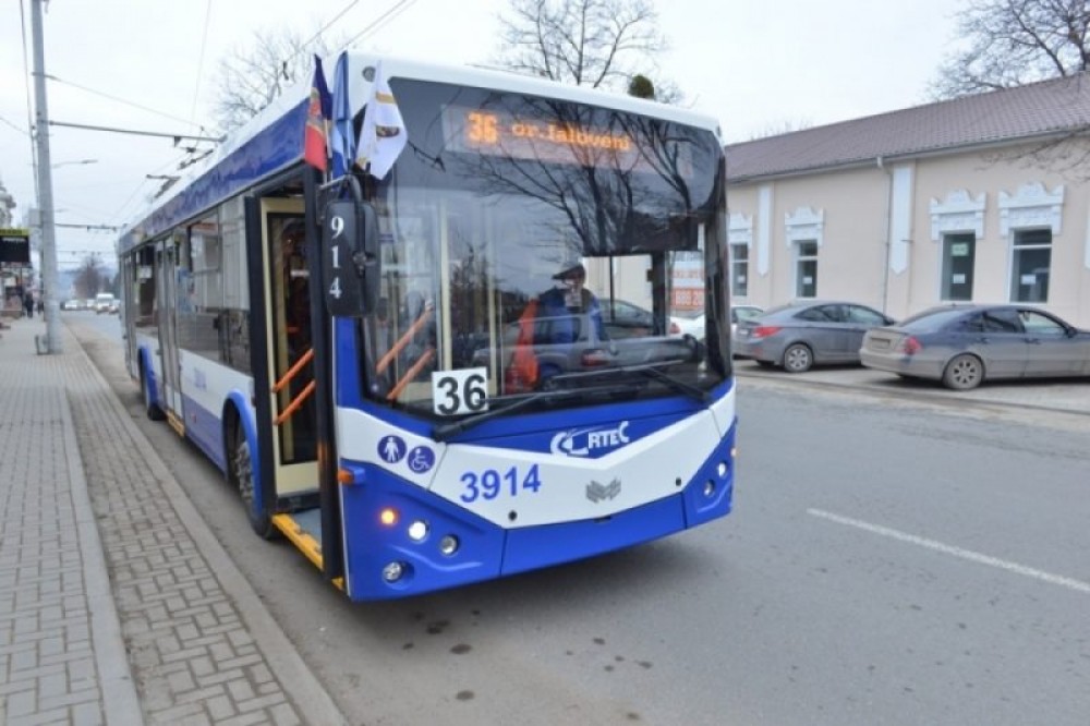 La Chișinău urmează să ajungă mai multe autobuze și troleibuze clasice și articulate